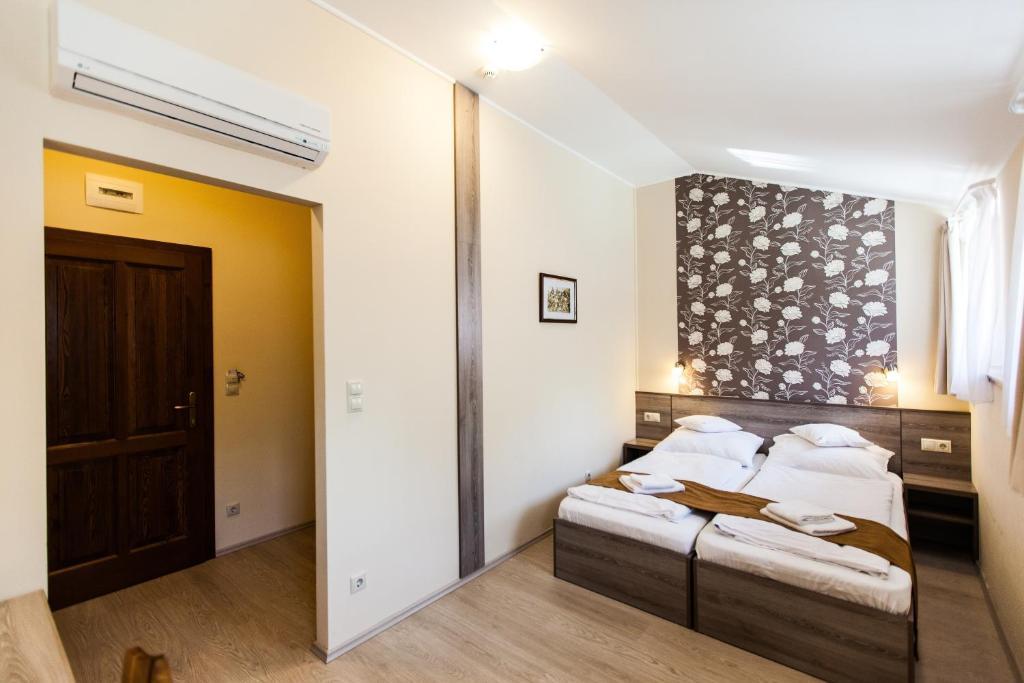 Bed and Breakfast Piroska Csarda Es Panzio Siófok Exterior foto