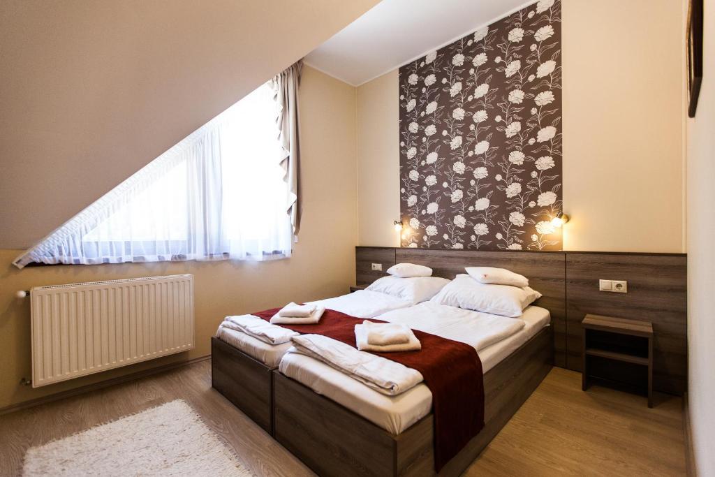 Bed and Breakfast Piroska Csarda Es Panzio Siófok Zimmer foto
